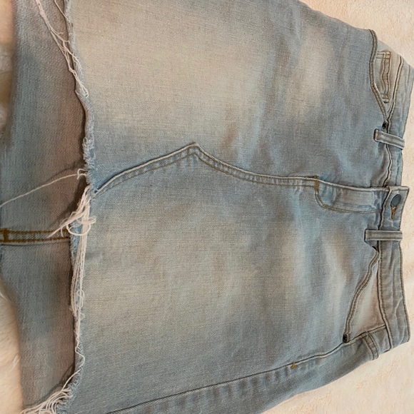 Super cute jean skirt - Picture 3 of 3